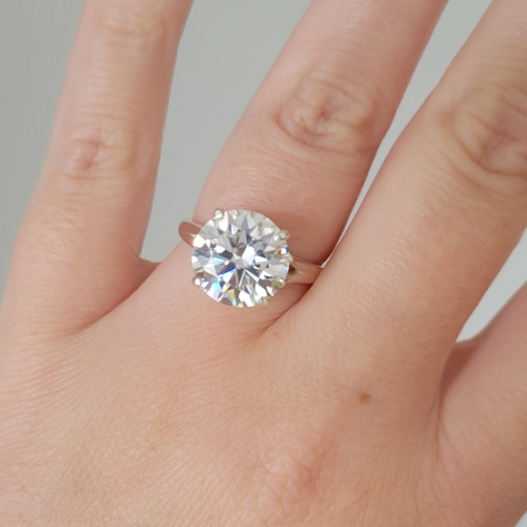 New 4ct Certified Moissanite Diamond Ring, Size 7 - Picture 9 of 11